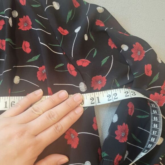 Astr The Label Black and Red Floral Blouse Top Long Sleeves Size Medium - Picture 3 of 6